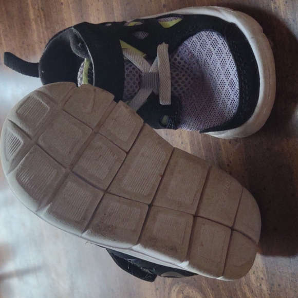 Nike baby size 6 - Picture 3 of 3